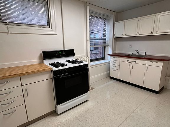 5th image of 337 Washington St APT 6