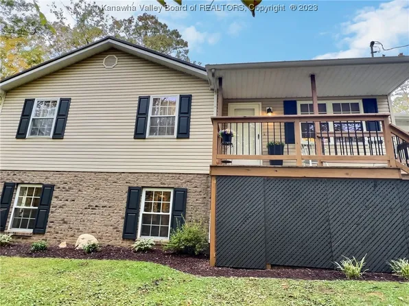 53 Beaver Dr, Hurricane, WV 25526