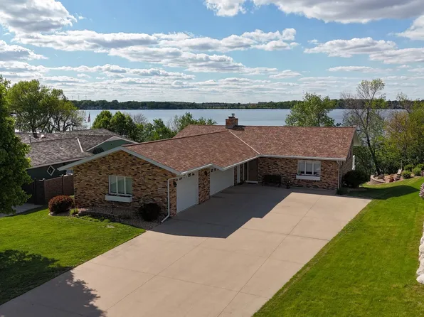 1606 S Shore Dr, Worthington, MN 56187