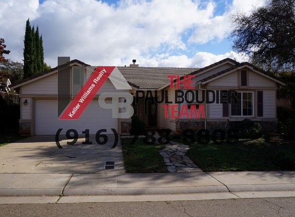 3rd image of 2440 Summer Dr