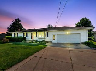 2817 Highland Ct, Muscatine, IA 52761