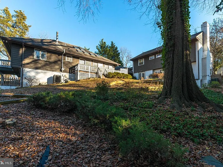 9322 W Parkhill Dr — Photo 42