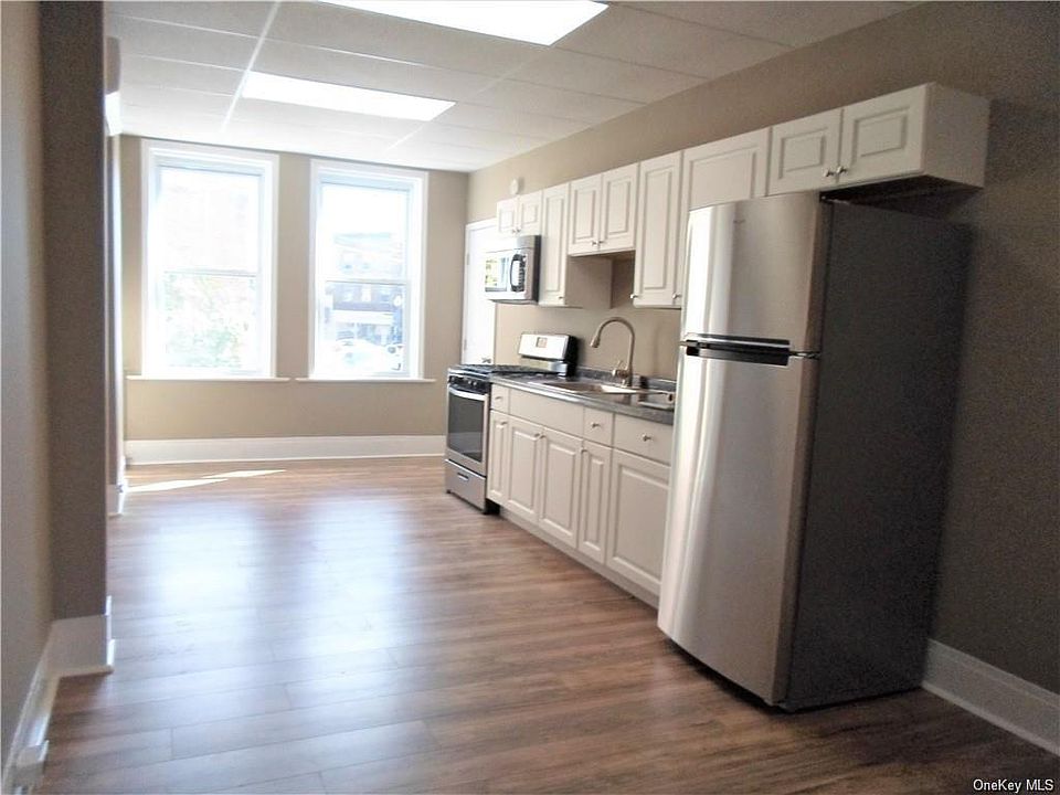 1st image of 19 North St #1