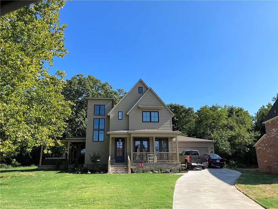 1st image of 166 N Hawkstone Dr