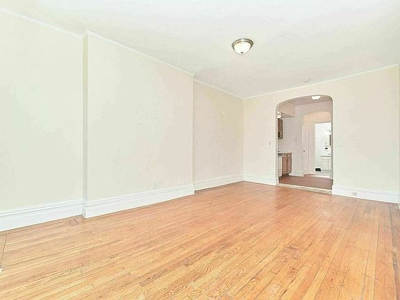2nd image of 56 W 106th St APT 5C