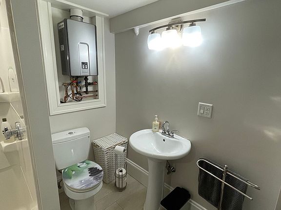 5th image of 4 White St #1-1B