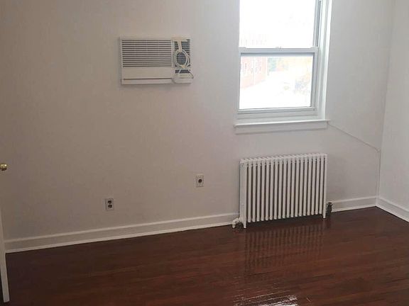 3rd image of 24753 77th Cres #1F