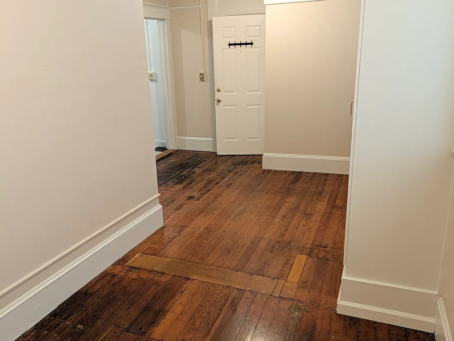 Studio, 400 sqft, $800 — Photo 2