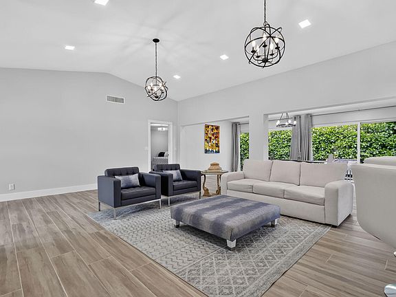 5th image of 10723 GREENTRAIL Drive S
