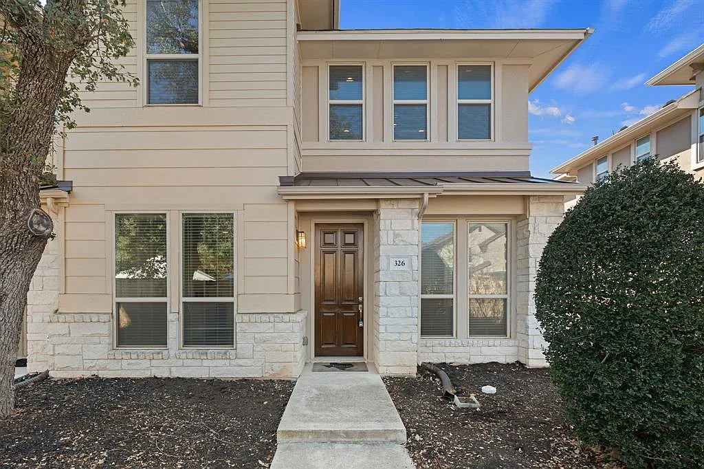 4 bed, 3.0 bath, 2060 sqft, $2,500 — Photo 1