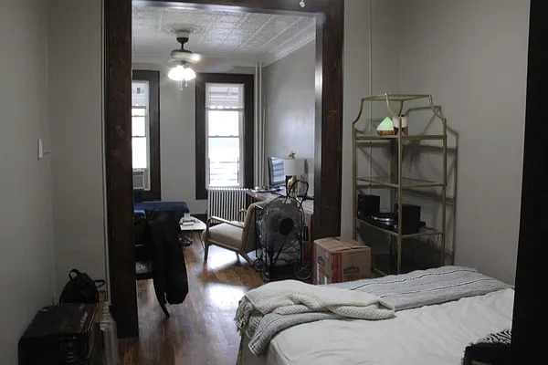 Rented by Compass | media 18