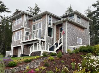 415 Fall Creek Dr, Tillamook, OR 97141