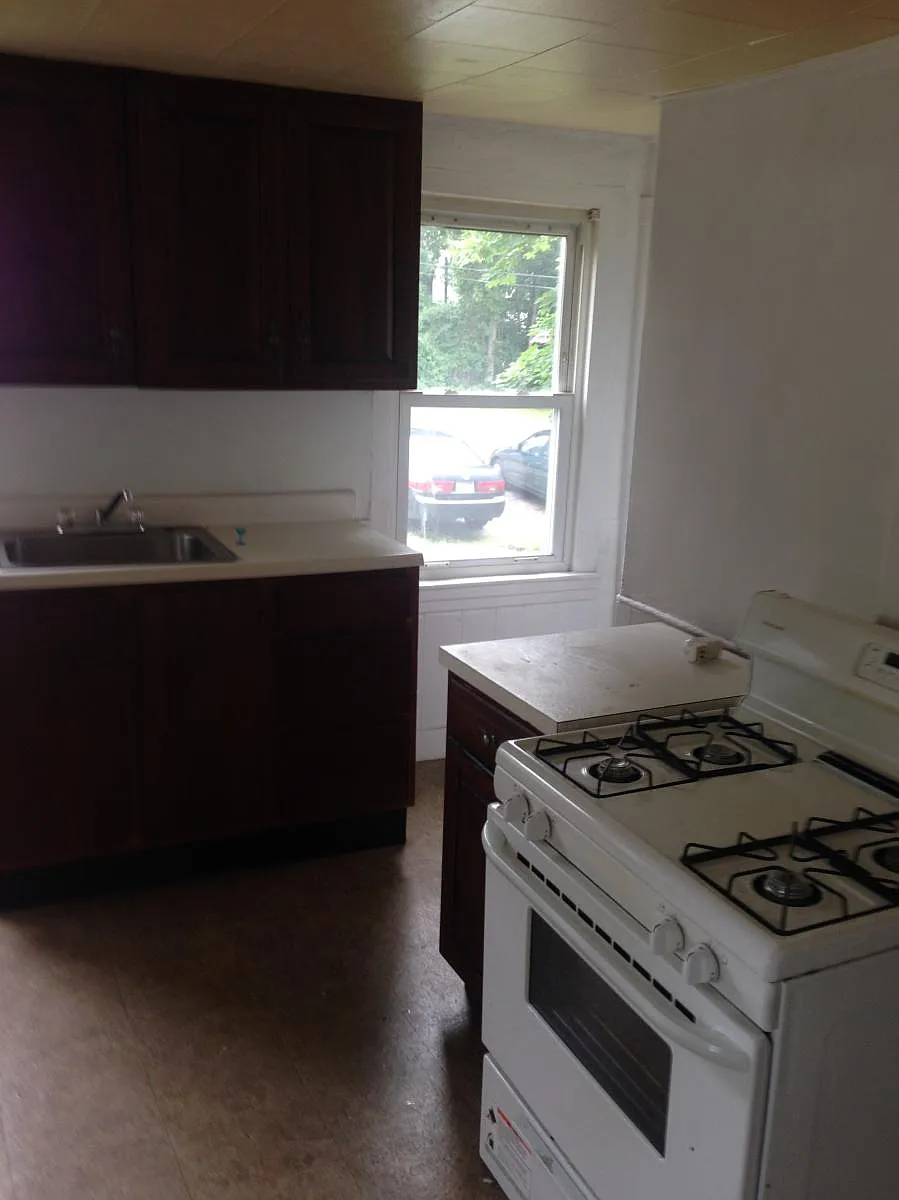 Kitchen - 107 Broad St #2
