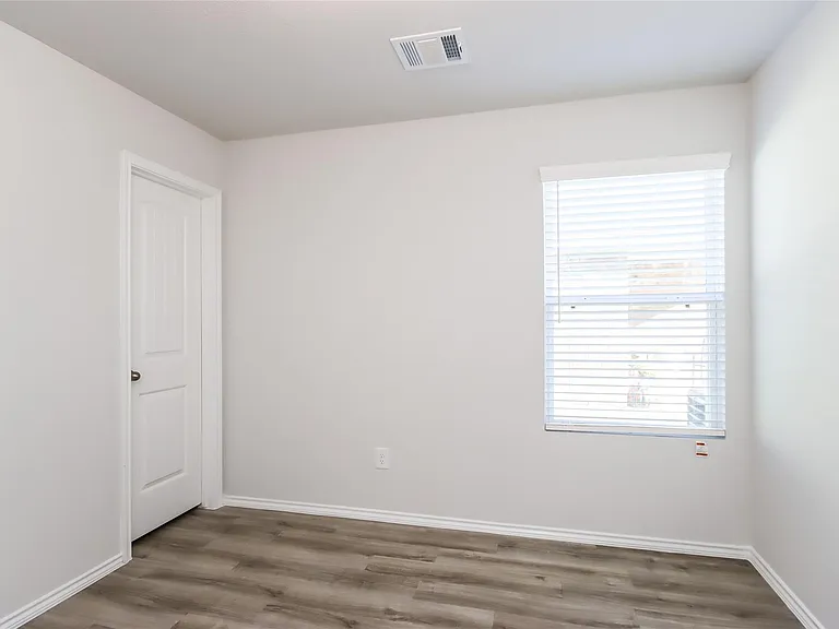 17327 Cuthbert St — Photo 15
