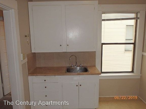 4th image of 715 4th Ave N APT 25