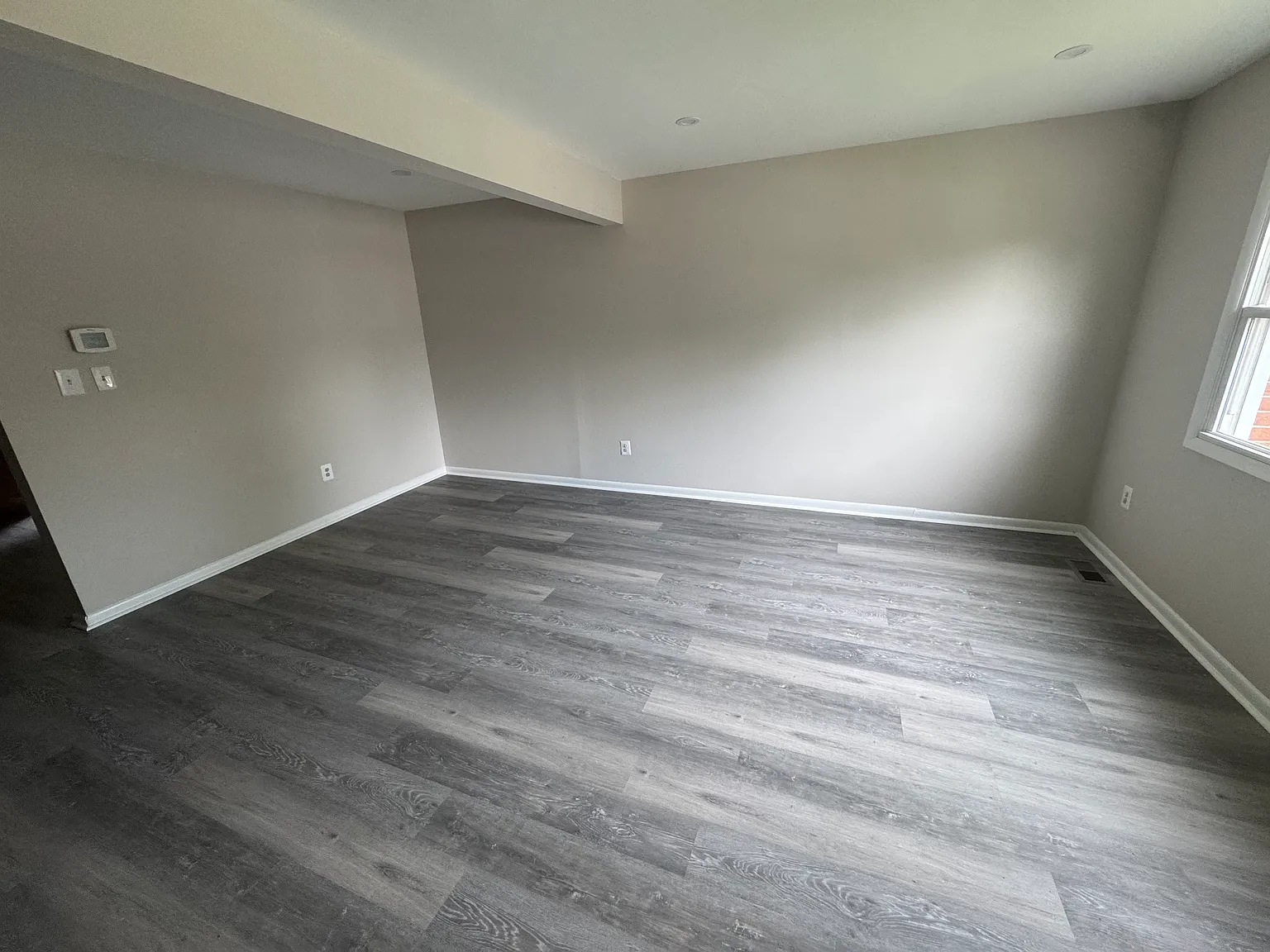 3 bed, 1.5 bath, 1200 sqft, $2,500 — Photo 2