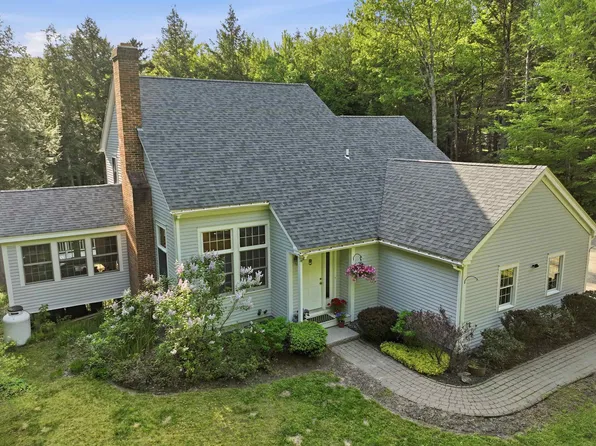 25 James Lane, Hebron, NH 03241