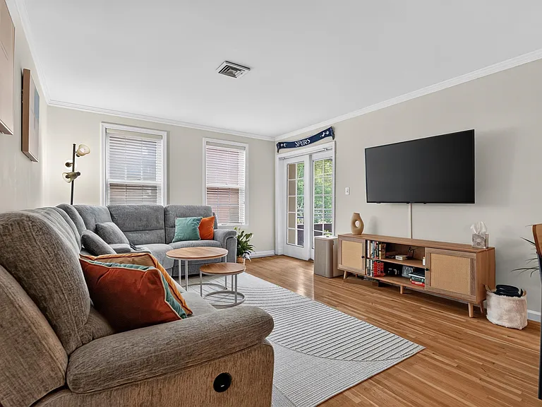1001 Clinton St #3E — Photo 3