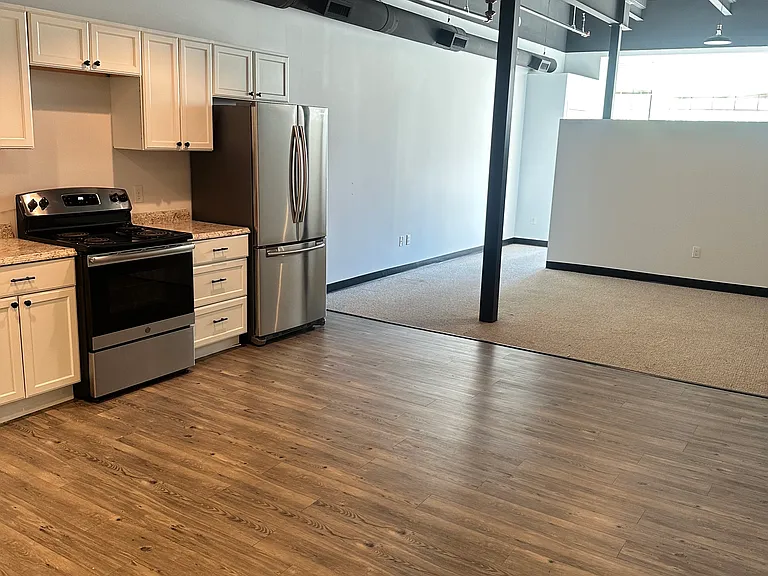 22 Park St #18 — Photo 3