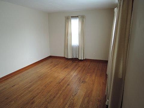 5th image of 2416 Edinburgh Dr NW