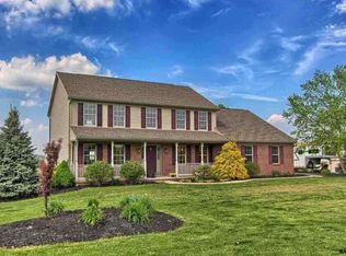 15 Shetland Ln, York, PA 17406