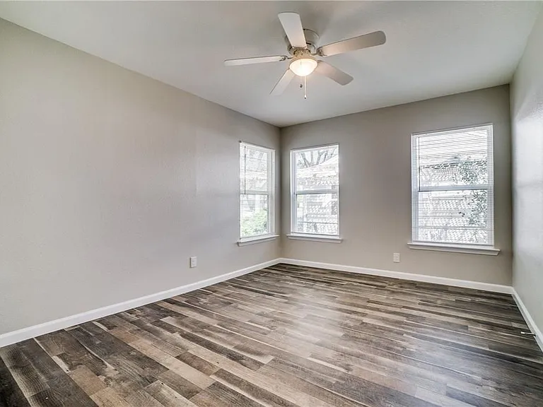 3558 Park Ln — Photo 8