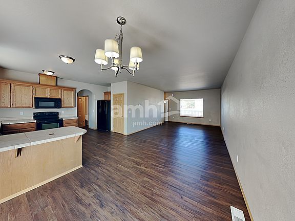 5th image of 4826 204th St E