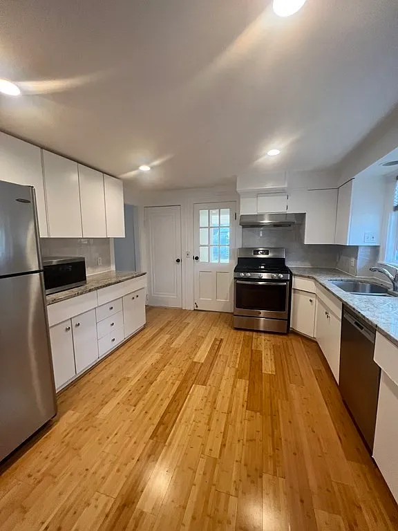 3 bed, 1670 sqft, $3,800 — Photo 4