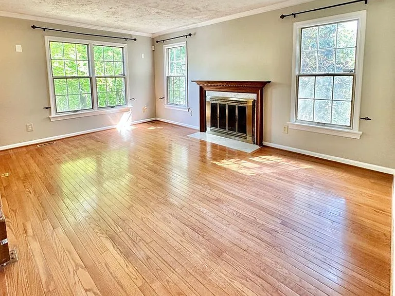 3931 Pepperidge Ct — Photo 6