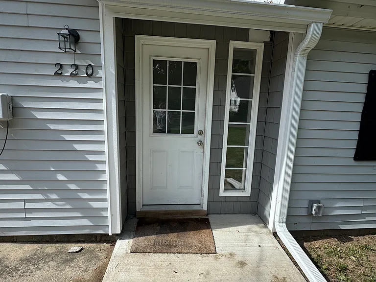 220 W Williams St — Photo 2