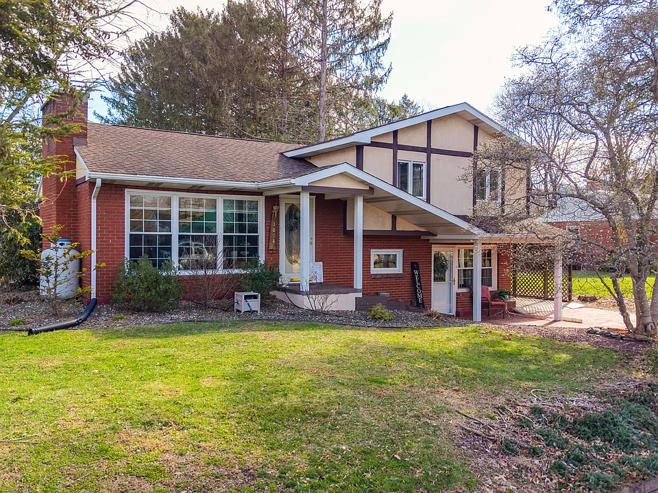 3004 White Birch Ln