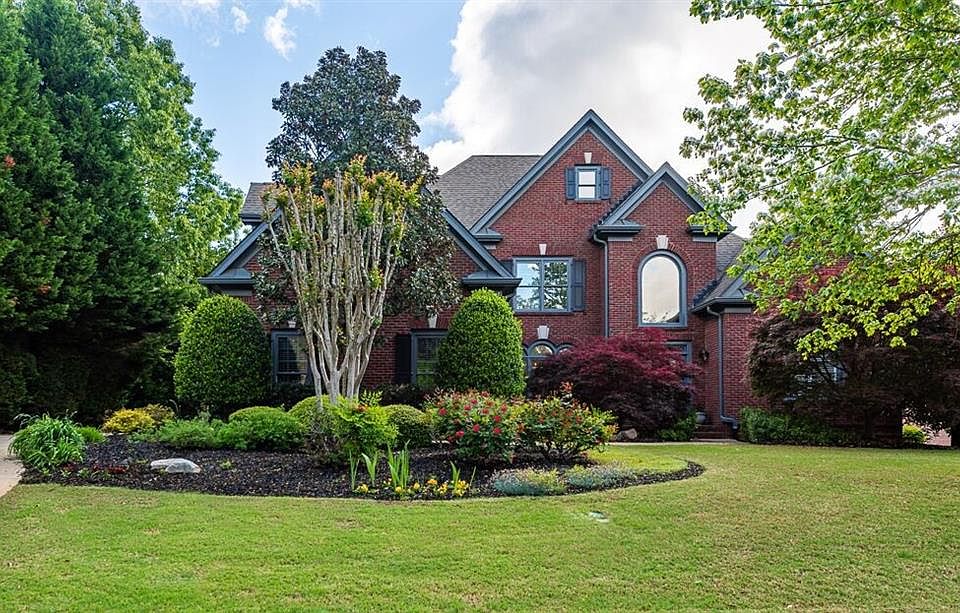 1st image of 6825 Blackthorn Ln