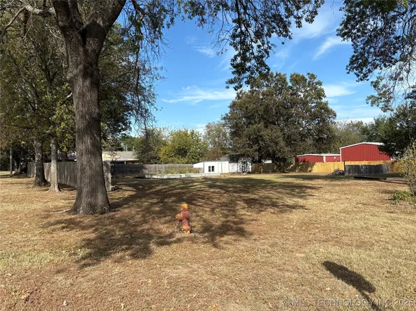 701 NE 4th St, Wagoner, OK 74467