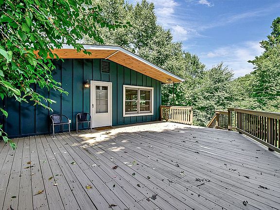 3rd image of 607 Doe Ridge Rd