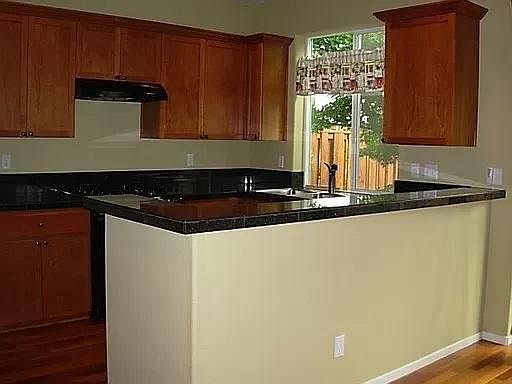 3rd image of 480 NE 60th Ave
