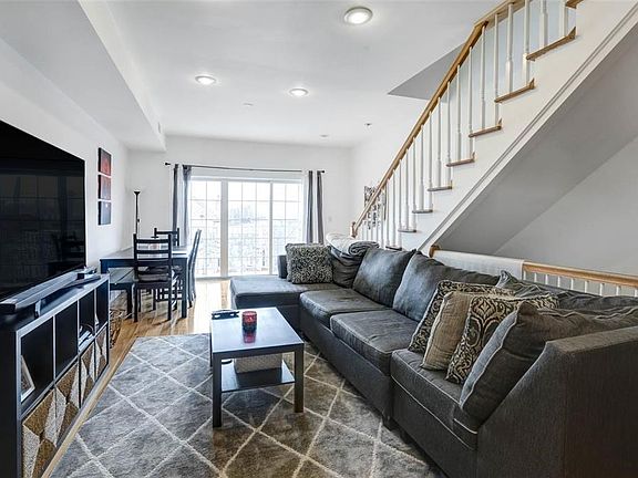 5th image of 31A Summit Ave #2