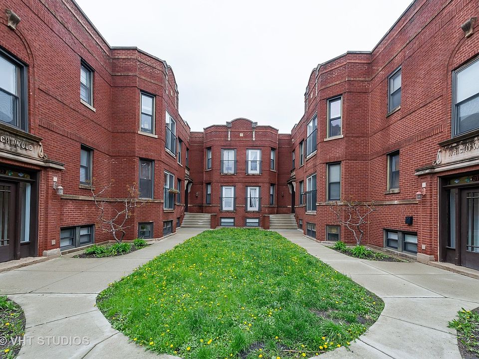 1st image of 3710 W Wrightwood Ave #1E