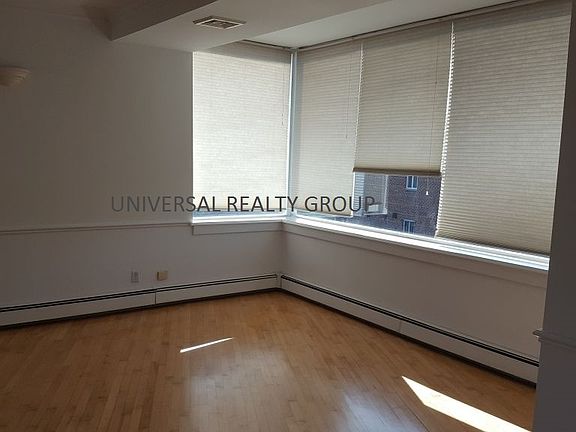 5th image of 3112 45th St