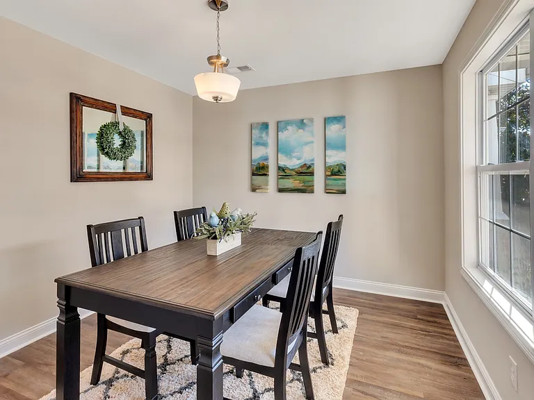 118 Alexander Blvd — Photo 17
