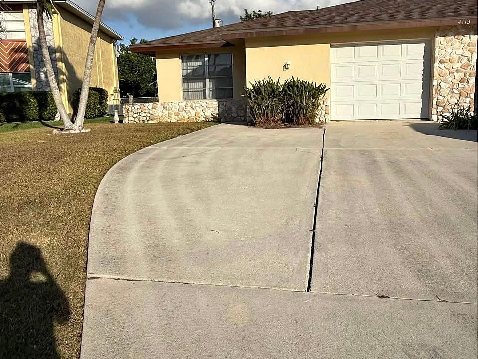 1st image of 4113 Se 19th Ave