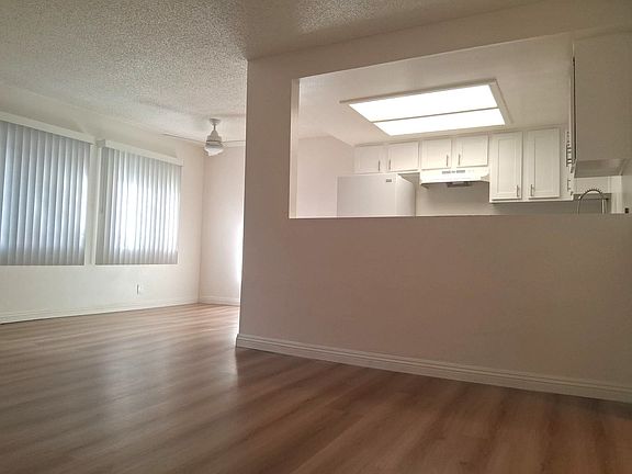 3rd image of 815 Centinela Ave APT 101
