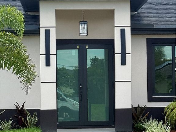 2nd image of 124 SE 2nd Ave
