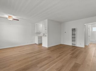 934 6th St #7A, Santa Monica, CA 90403