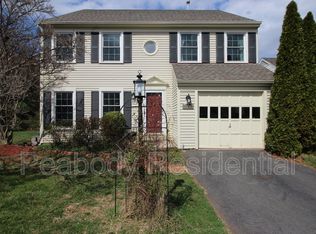 21039 Emerson Ct, Sterling, VA 20164