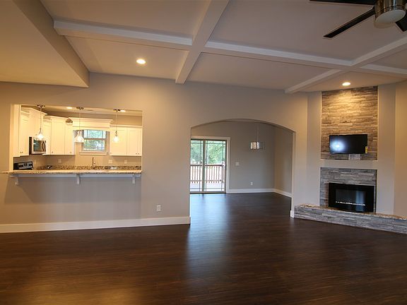 4th image of 110 Buena Vista Dr