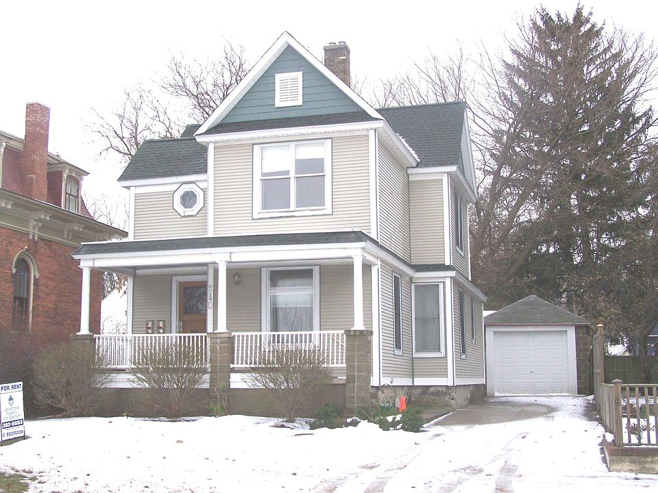 1st image of 240 W 9th St