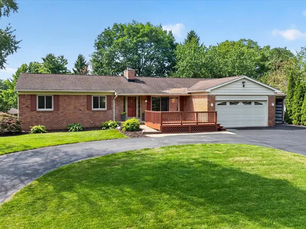 5517 Starwood Dr, Commerce Township, MI 48382
