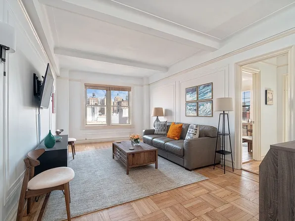 139 W 82nd St #8B, New York, NY 10024