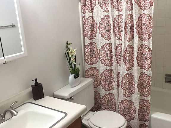 3rd image of 1059 E 600 S APT 31