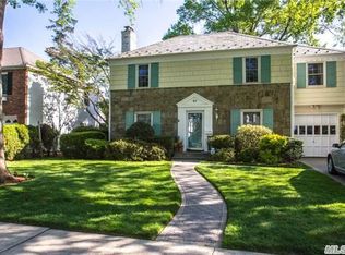 97 Kenwood Rd, Garden City, NY 11530
